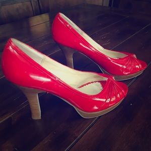 STEVE MADDEN Red Patent Leather Peep-Toe Pumps